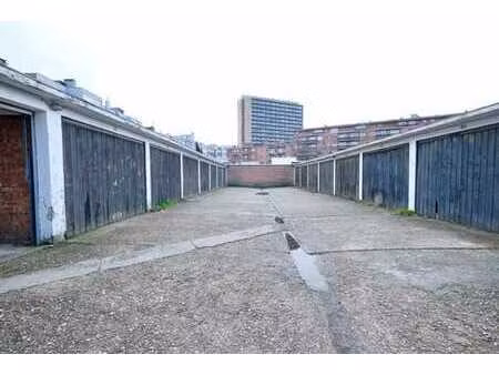 17 garages à vendre  sans charges!
