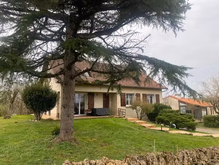 location maison 5 pièces 130 m² à villefranche-de-rouergue (12200)  830 €