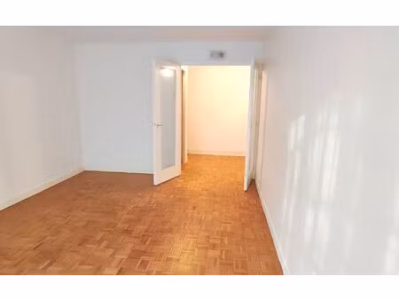 location appartement  68.07 m² t-3 à sceaux  1 498 €