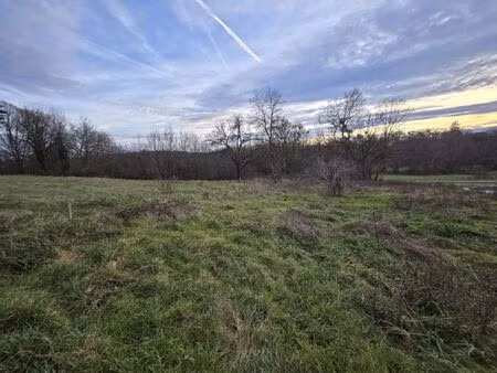 vente immeuble 28 m² oulches (36800)