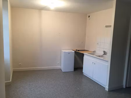location appartement 2 pièces 45 m² à poitiers (86000)
