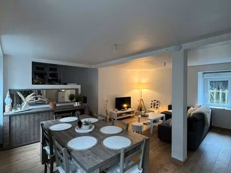 maison en location meublée saint-carreuc