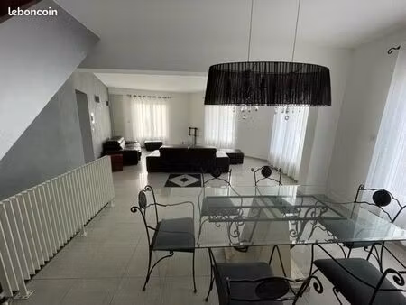 à louer maison lumineuse 125m2 secteur piscine