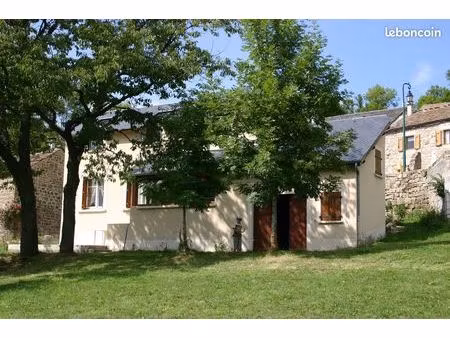 maison individuelle avec jardin et vue  au cœur de la lozère