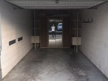 garage box a louer proche usine signature