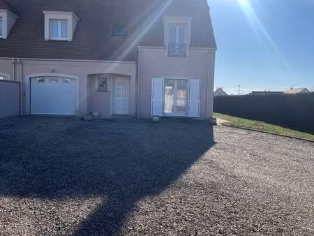 jolie maison 4 chambres + bureau  cour  jardin