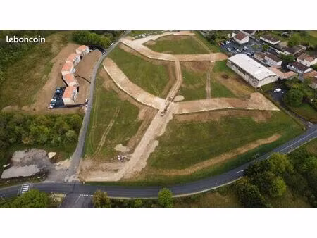 terrain 254 m² touvre