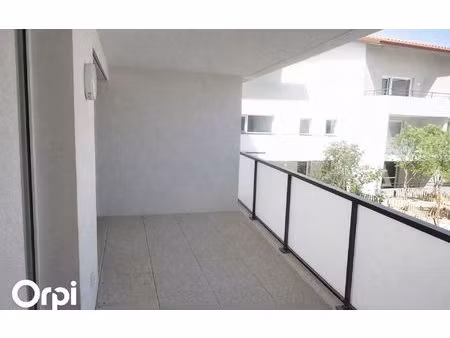 location appartement  m² t-2 à marseillan  685 €