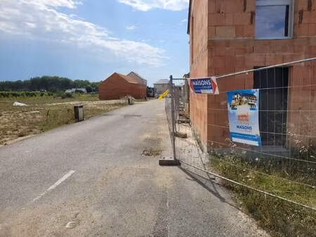 vente terrain au mesnil-en-vallée (49410) : à vendre / le mesnil-en-vallée