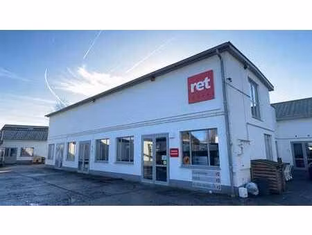 espace polyvalent à louer près du r4 et de l'e40 à drongen.