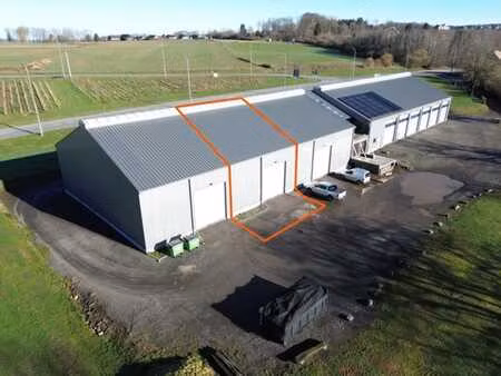 sprimont – entrepôt à louer de ±200 m²