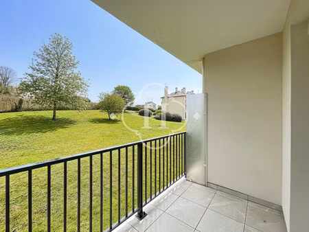 beynes - bel appartement 4 pièces 68 m² avec balcon et box