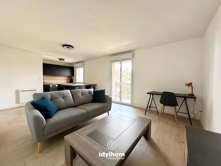 appartement t2 meublé de 51 m2 avec balcon et place de parking  à blagnac