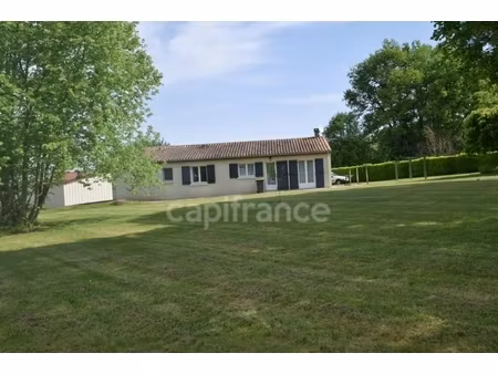 maison de plain pied  3 chambres  hangar  proche de miramont de guyenne (47)
