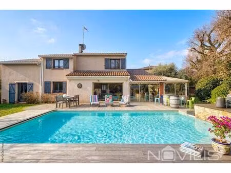 villa 220 m² avec t2 indépendant  piscine chauffée – quartier recherché