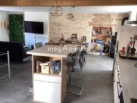 a 5 mns de fontenay le conte  maison atypique avec 4 chambres