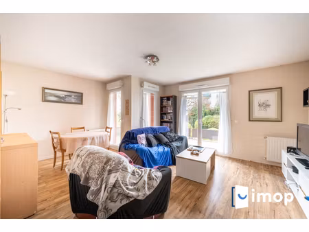 t3 avec exterieur et parking