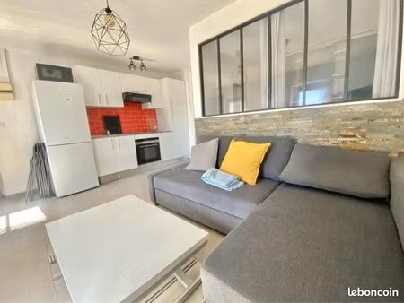 appartement meublé rénové au cœur du muy – parkings publics & accès rapide aux grandes vil