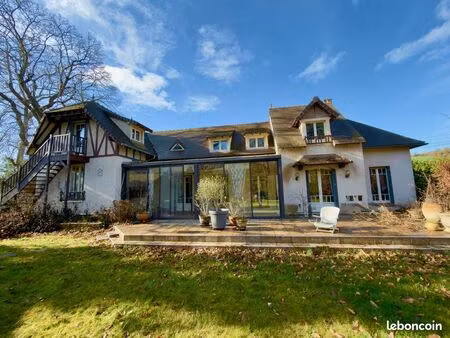 maison 7 pièces 173185 m²