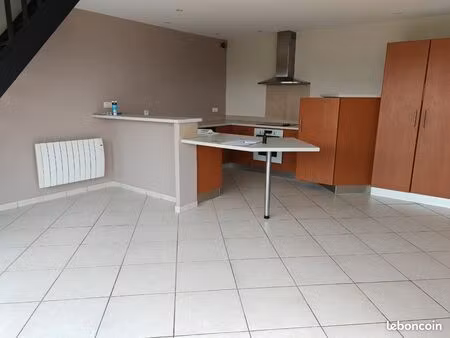 ? à louer – charmante petite maison mitoyenne au calme – proche voie express brest/quimper