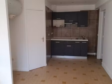 2 pièces avec parking prive