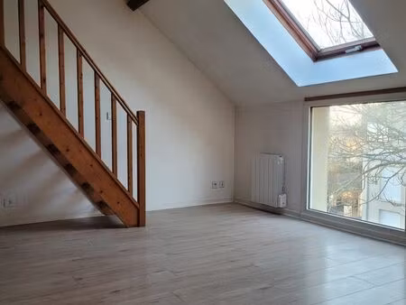 studio avec mezzanine proche gare de melun