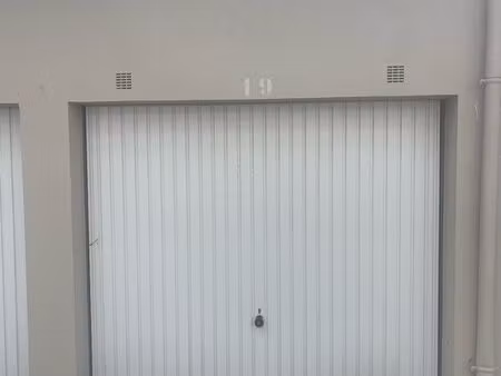 garage sécurisé avec électricité