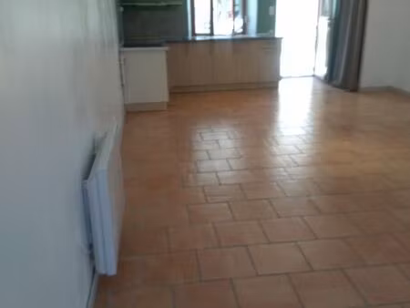 a 12 kms du rond point toison d'or 