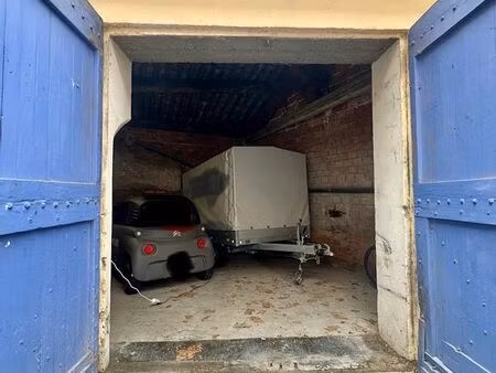 grand garage hangar 44m2 narbonne rond point de la révolution