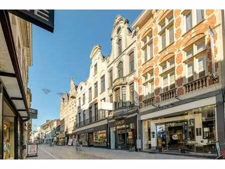 --- nieuw --- commercieel pand met bovenliggende woonstmo...