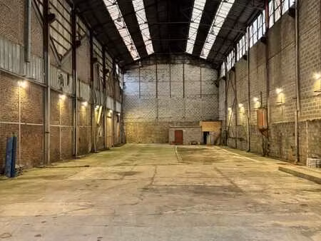hangar 700m2 à loué