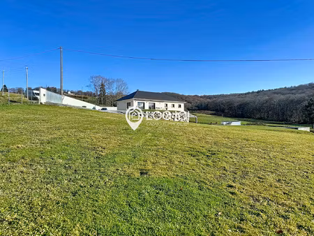 coarraze - contemporaine t5 dans un cadre exceptionnel sur +