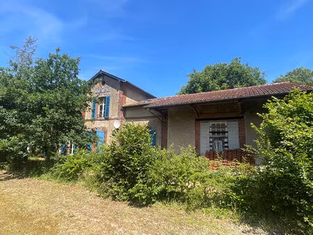 côtes-d'armor: proche guingamp. une opportunité rare et remarquable. ancienne gare bretonn