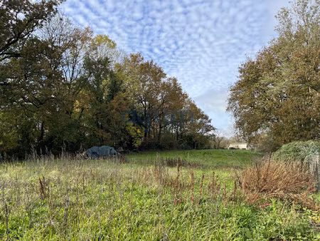 à vendre terrain non constructible d'environ 2 600 m2