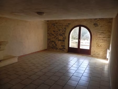 appartement dans mas à raphele