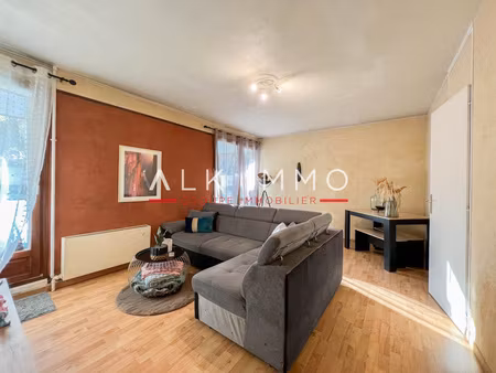 t2 au calme avec balcon