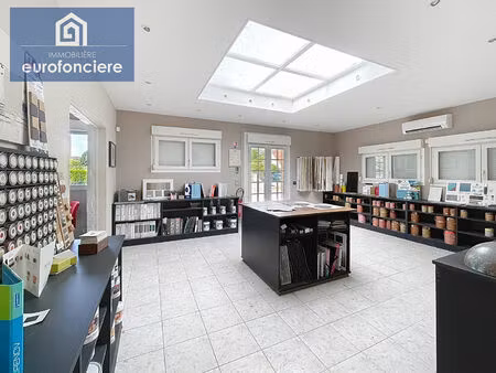 local commercial st lyé 550 m2