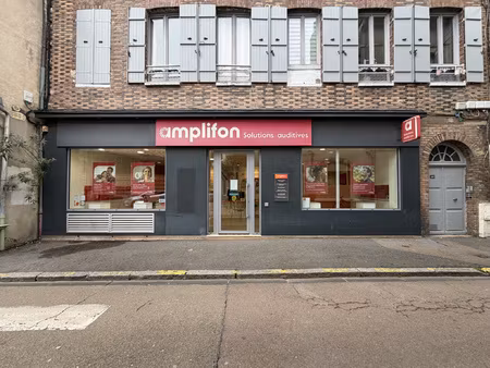 à louer local commercial 119 m2 centre-ville de sens