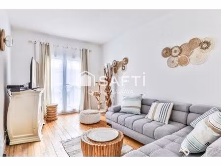 maison de ville complètement rénovée et très bien située en ville d’été!