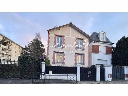 maison lumineuse avec studio et combles aménageables