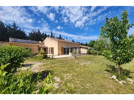opportunite alpilles - a vendre partie de mas avec revenus locatifs