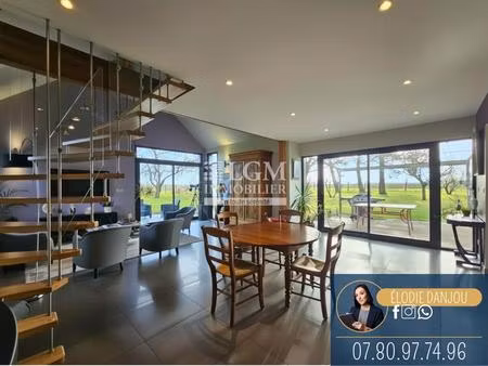 longère rénovée 150m² – 3 chambres – terrain 2 029m² – dépendances – calme absolu à 5min d