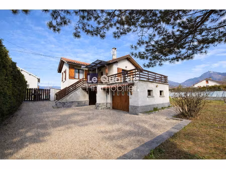 a vendre : maison + terrain