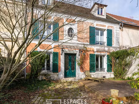 la maison de maître dans le centre historique de chilly-mazarin