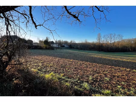 terrain constructible de 2 800 m2 à vendre  avec cu  à 2 min