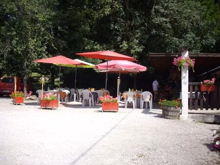 location commerce 3 pièces 46 m² à saurat (09400)