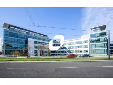 a louer  bureaux haut de gamme avec terrasse