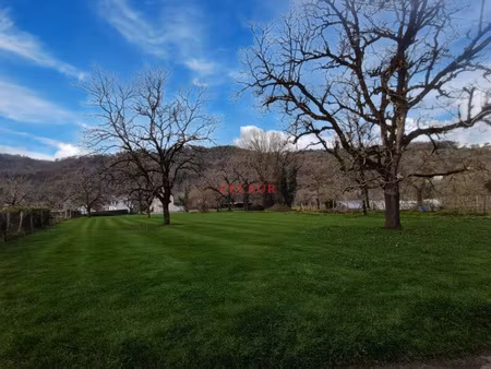 charmant terrain proche d'argentat