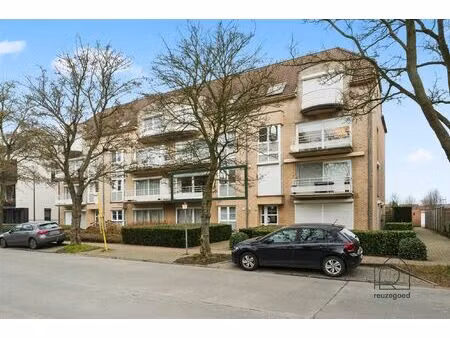 licht en verzorgd appartement met 2 slaapkamers nabij de vernieuwde huygebaertsite