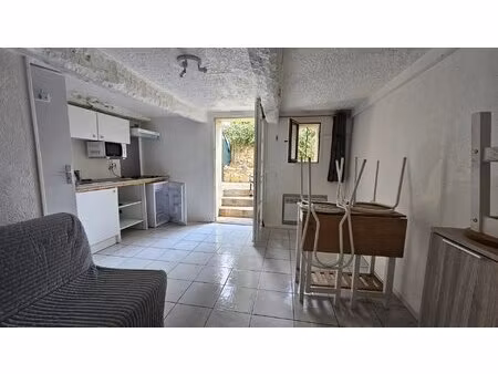 a louer : studio terrasse